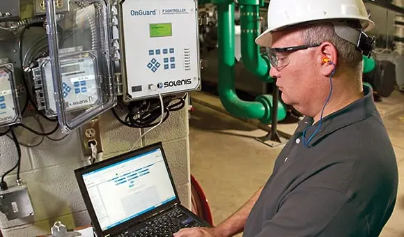 Introducción de controladores Sistema industrial operado por pantalla táctil