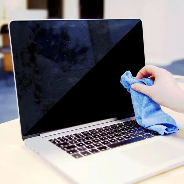 أفضل طريقة لتنظيف شاشة LCD