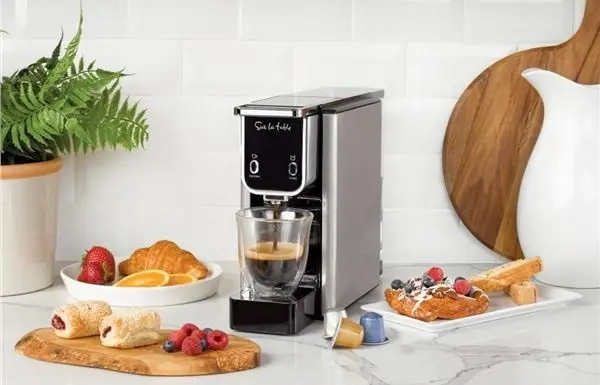 Máquina de espresso compacta