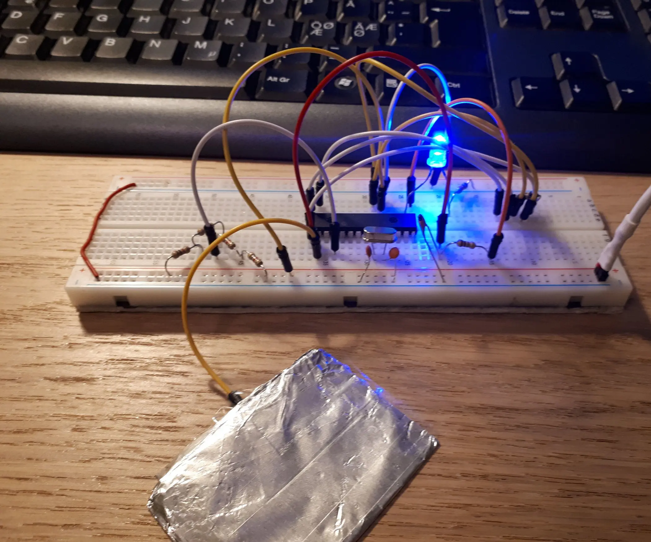 لوحة دوائر لشاشة تعمل باللمس بالسعة للواجهة