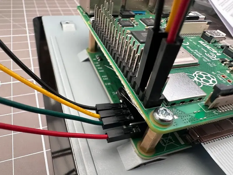 Enganchar Raspberry Pi a la pantalla táctil