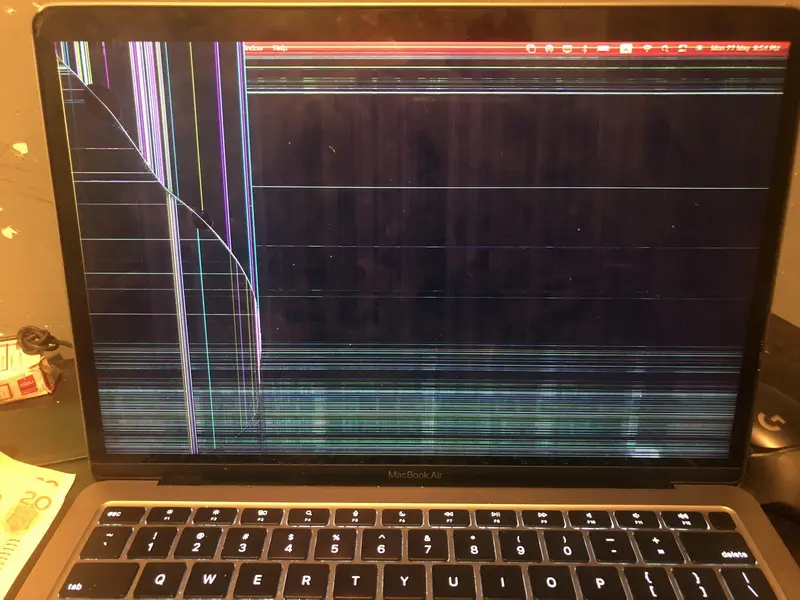 Costo de reparación de pantalla de MacBook Air M1