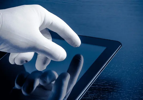 شاشة تعمل باللمس مع قفازات