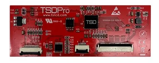 لوحة دوائر حمراء بمكونات إلكترونية مختلفة