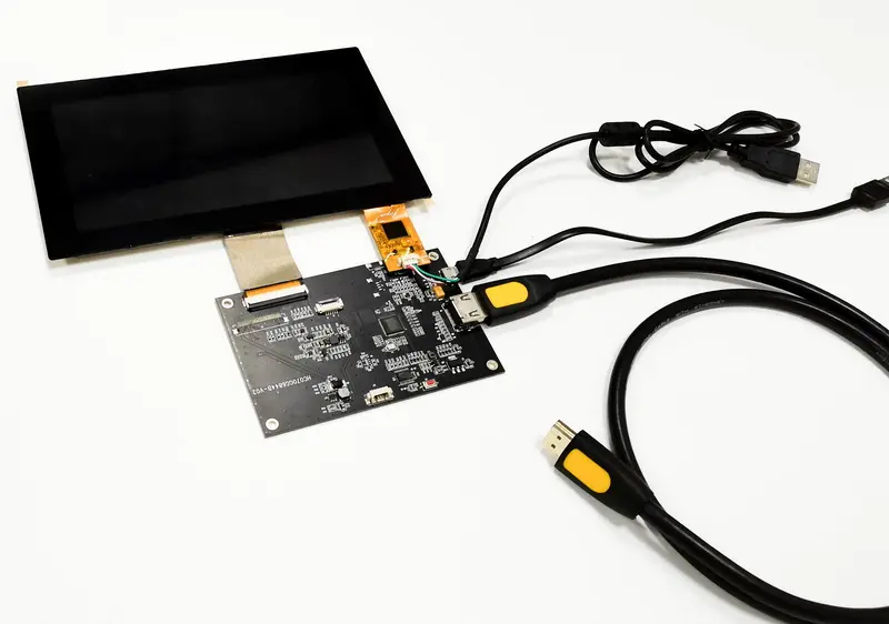 شاشة LCD TFT تعمل باللمس 10.1 بوصة تفاعلية سعوية