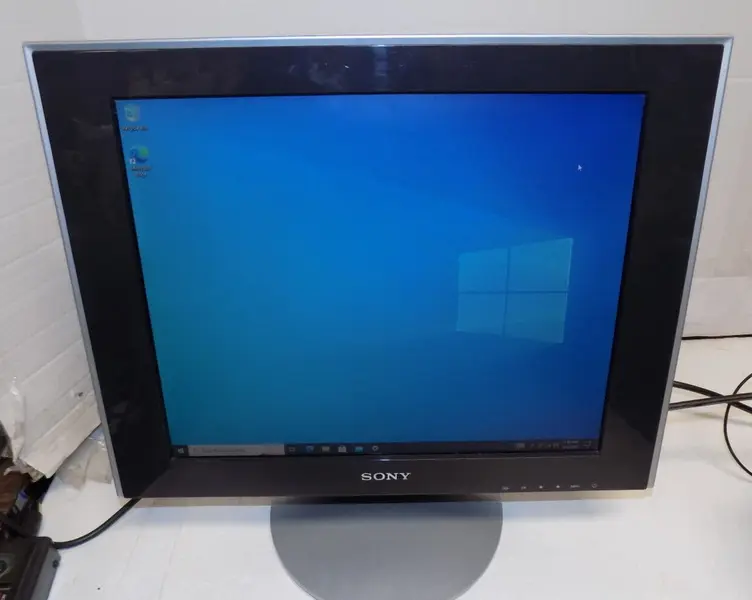 2Sony SDM-HS73