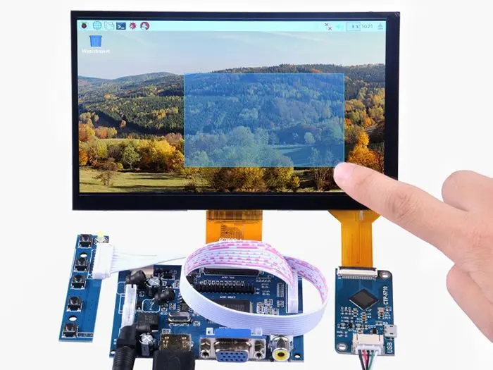 Una mano está tocando una pantalla táctil capacitiva de 7 pulgadas