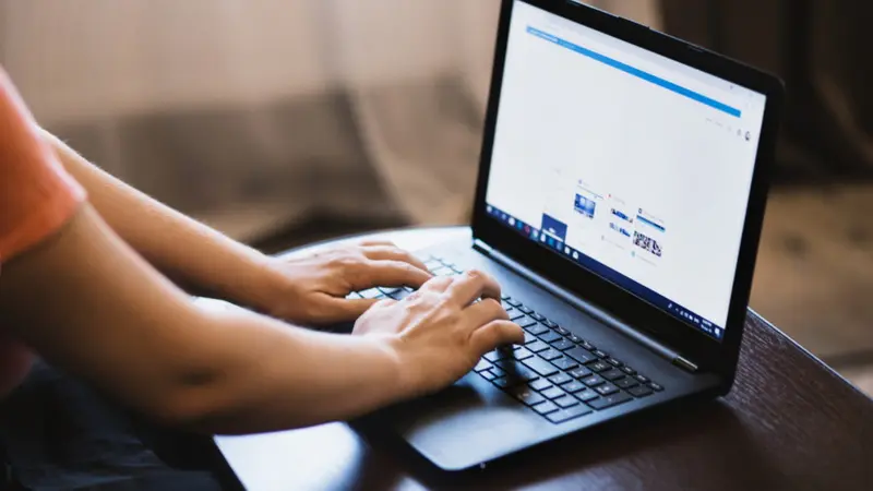 كم تكلفة إصلاح شاشة الكمبيوتر المحمول في جنوب إفريقيا