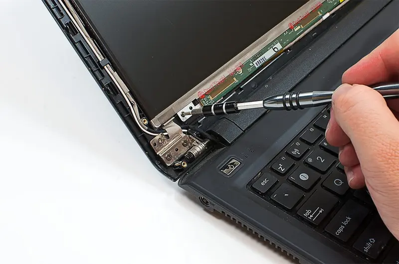 استبدال شاشة LCD للكمبيوتر المحمول