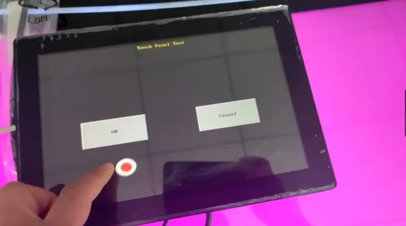 Errores de calibración de la pantalla táctil industrial