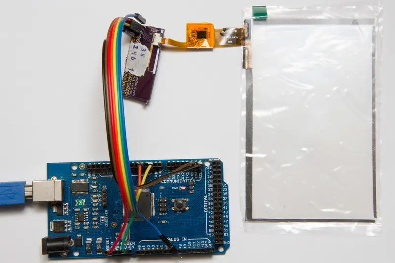 pinout2 شاشة تعمل باللمس بالسعة